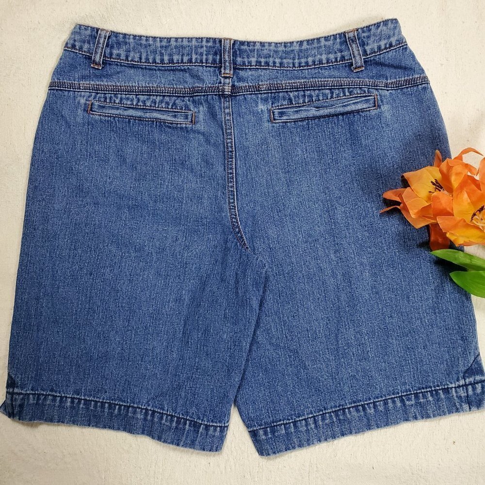 Faded Glory Originals Denim Shorts With 5 Pockets - Sz 10 - Picture 2 of 9
